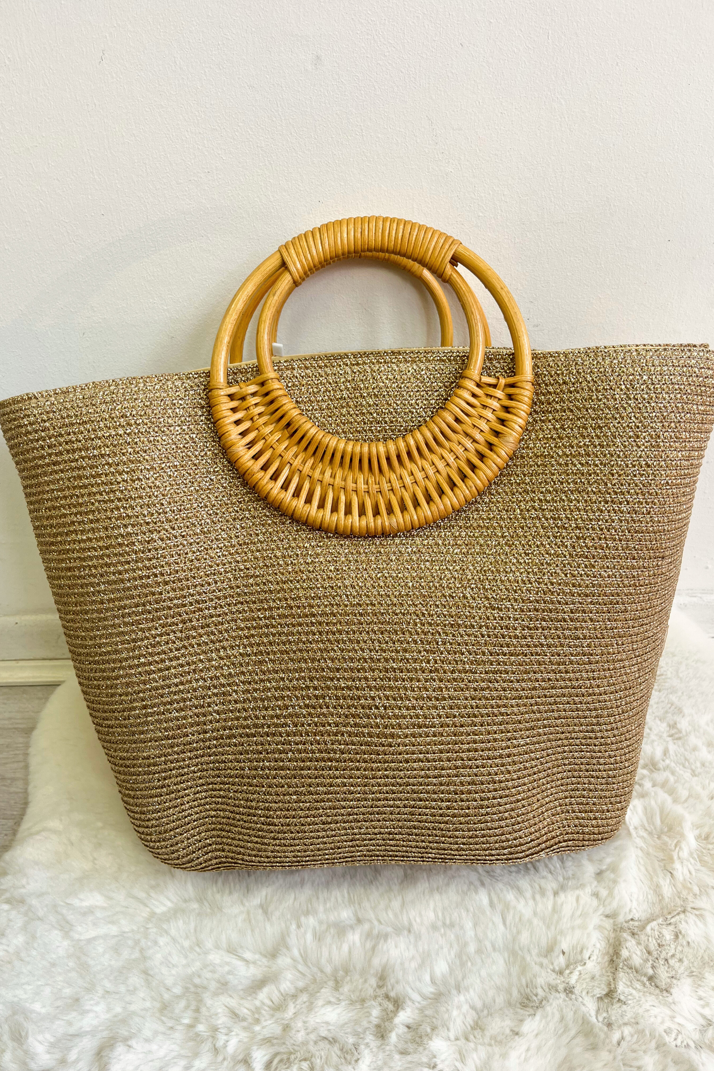 Wooden handle beach bag