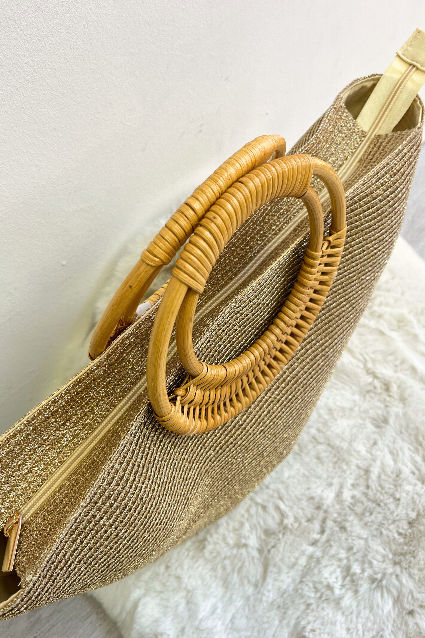 Wooden handle beach bag